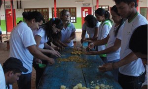 Aulas de fruticultura rendem projetos imediatos e futuros para Xapuri
